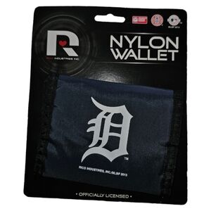 NWT Rico Industries Inc. Detroit Tigers Velcro Nylon Wallet